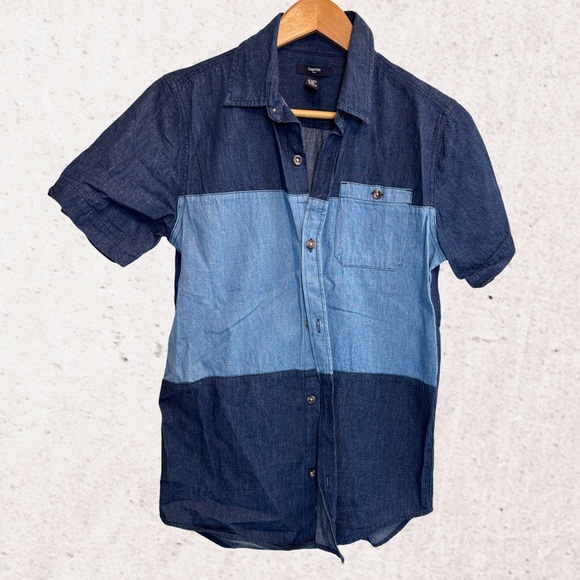 GAP Blue Button Down Shirt with Colorblock Design - Picture 1 of 4